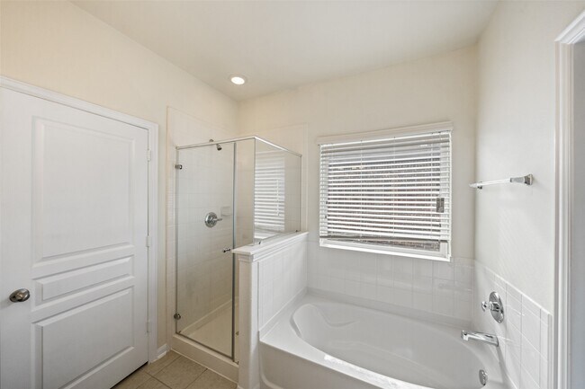 Building Photo - 2516 Pearl Ct