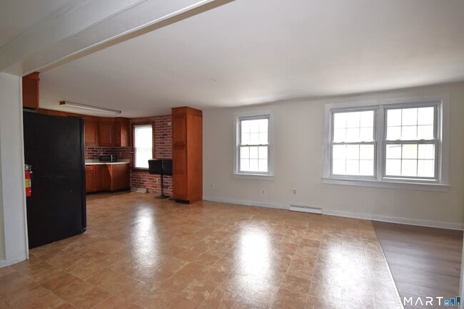 Building Photo - 1129 CT-169