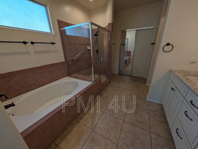 Building Photo - 12612 Carmel Ct NE
