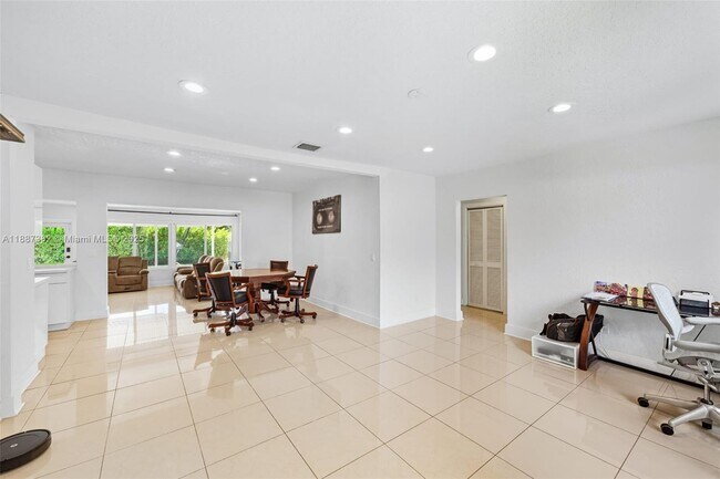 Building Photo - 9425 N Miami Ave