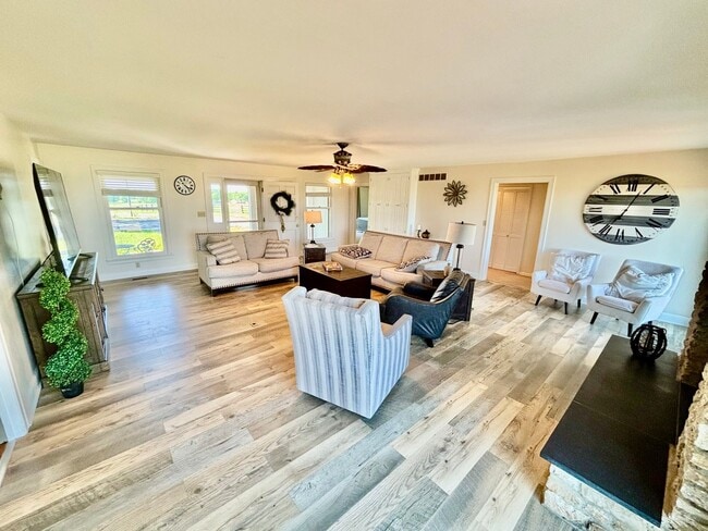 Building Photo - Escape to Luxury: Your Private Oasis on a ...