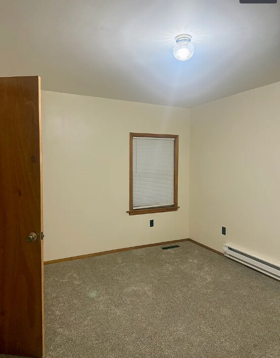 Building Photo - 512 Miles Ave