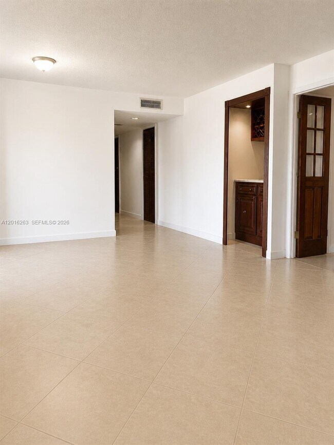 Building Photo - 309 Lakeview Dr