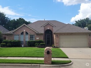 Building Photo - 3 Bedroom - 2 Bathroom House in Flower Mound