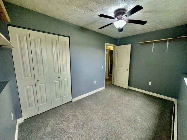 Building Photo - 10840 Delta Cir