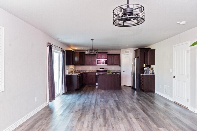 Building Photo - 10744 Traders Pkwy