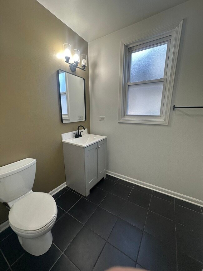 Building Photo - 3251 W Berteau Ave