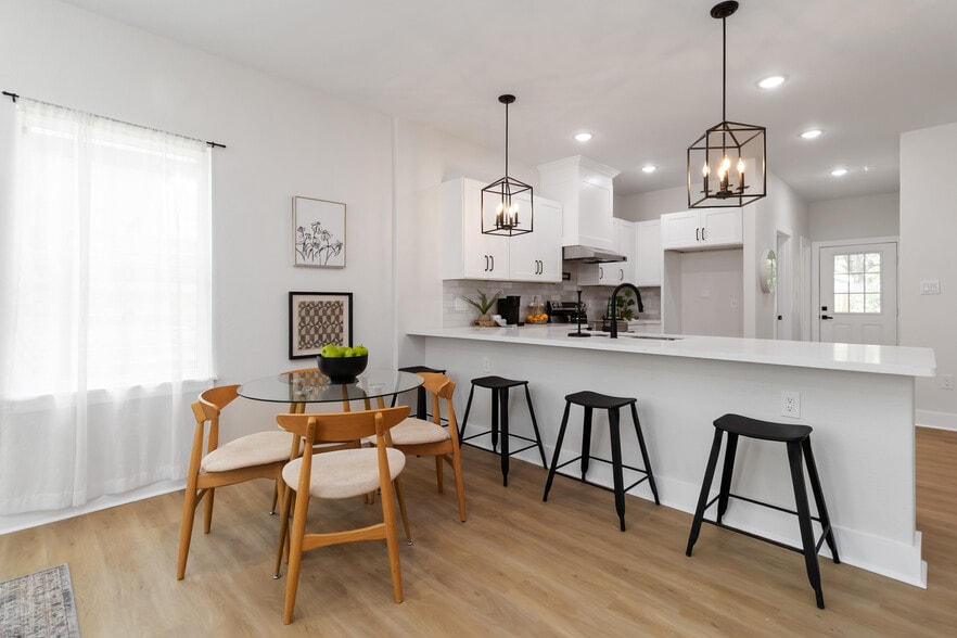 Building Photo - 237 Carle Ave