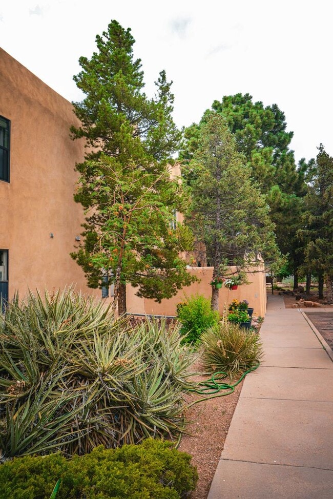 Building Photo - Beautiful Apartment at Los Pueblos de Santa Fe