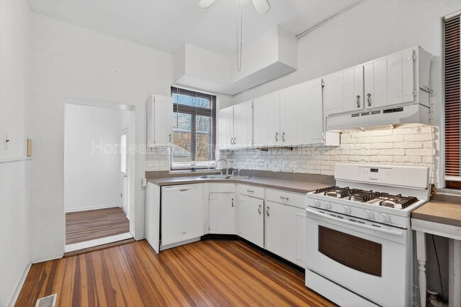 Building Photo - 3307 Halliday Ave