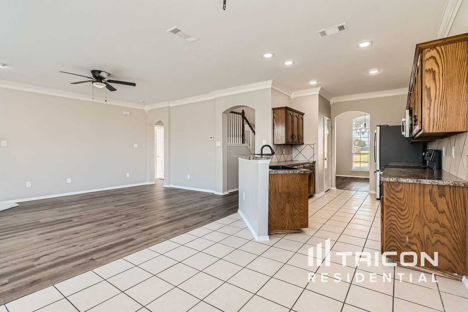 Building Photo - 1216 Juniper Ln