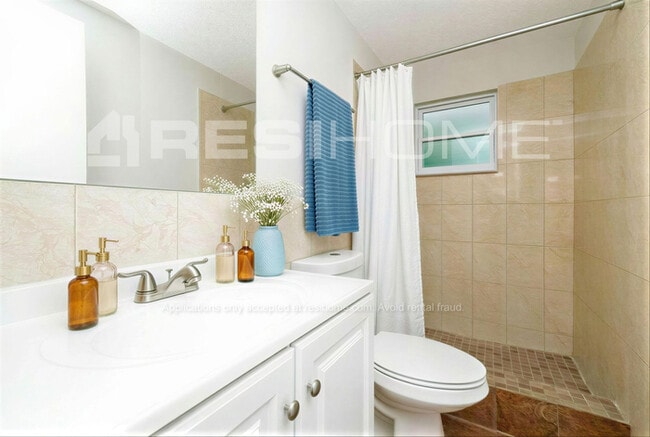 Building Photo - 7005 Brentwood Dr