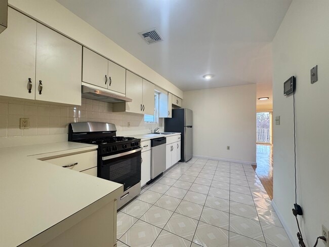 Building Photo - 4414 Liberty Ave