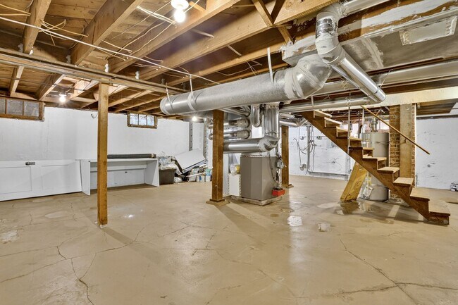 Building Photo - 3434 NE 18th Ave