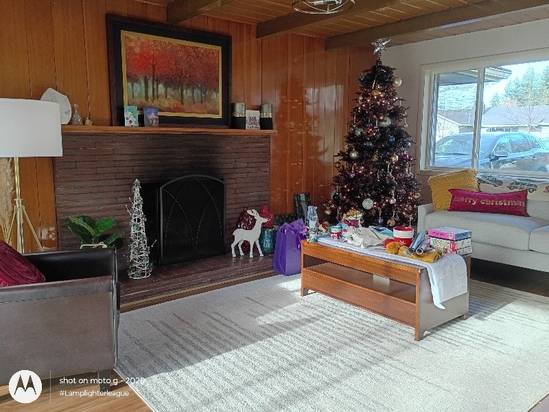 Building Photo - 868 Charles Ave S