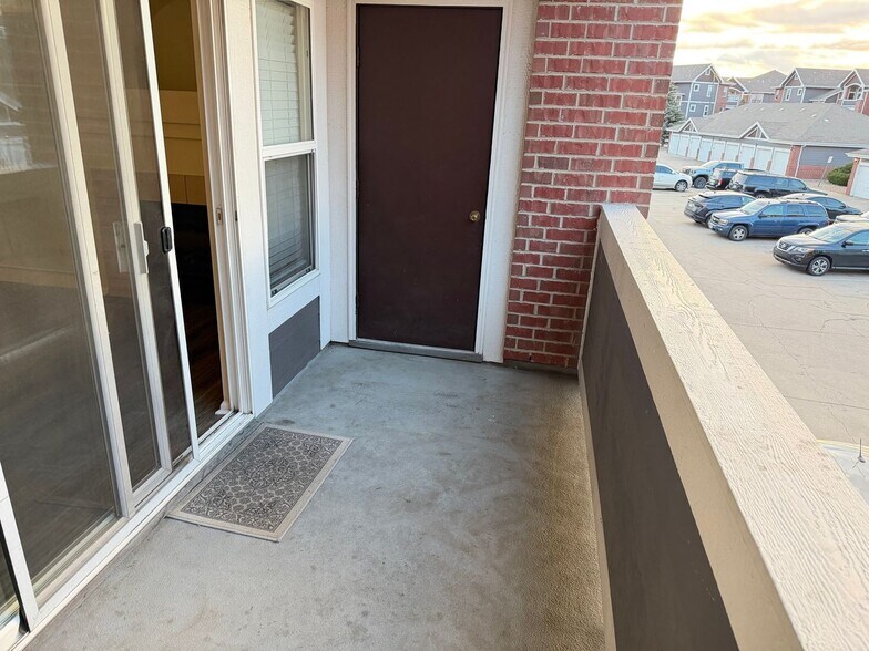 Building Photo - 14343 E 1st Dr