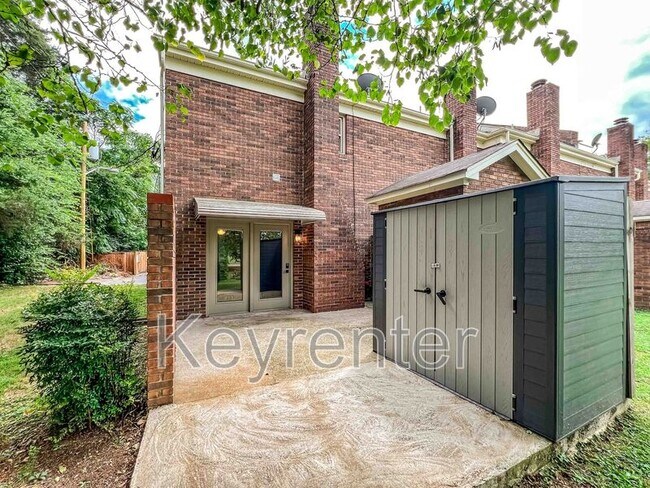 Building Photo - 128 Durwood Rd