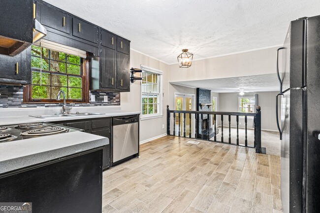 Building Photo - 1056 Mandalay Ct SW