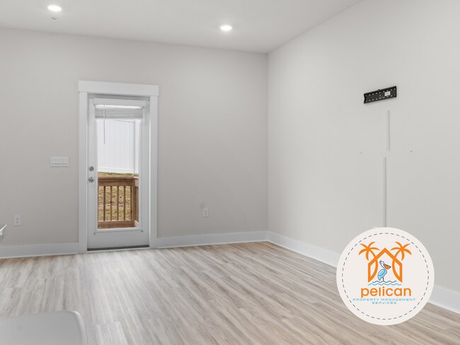 Building Photo - Modern 3-Bedroom Townhome in Gated Community