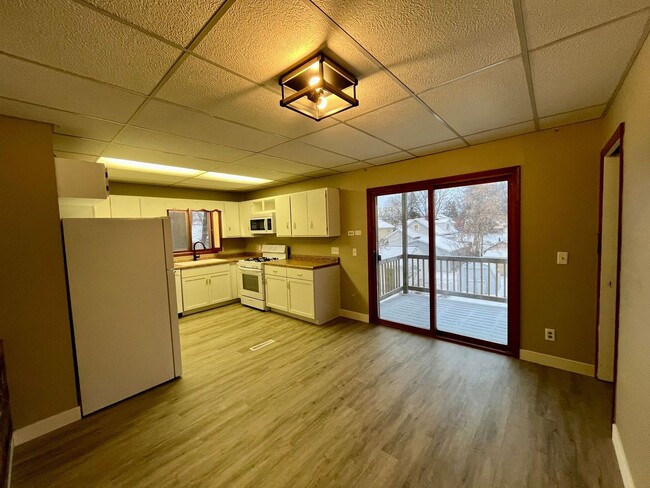Building Photo - 4 Bed 2 Bath Single Family Home in Wausau