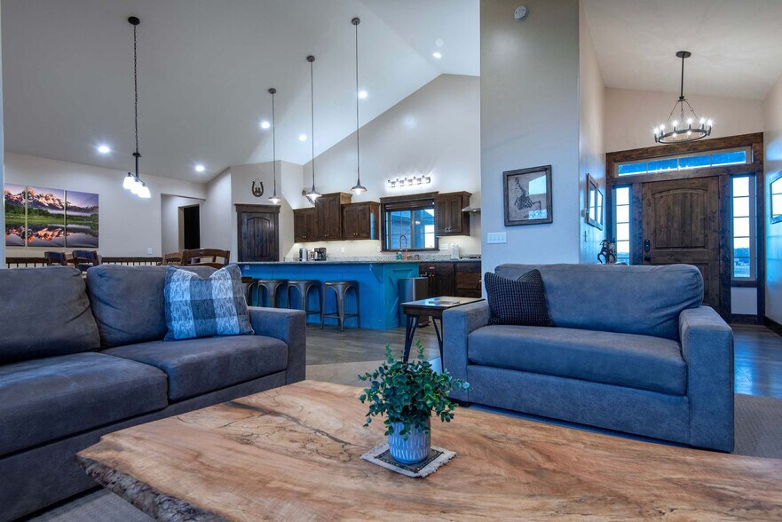 Building Photo - 1591 Fischer Ln