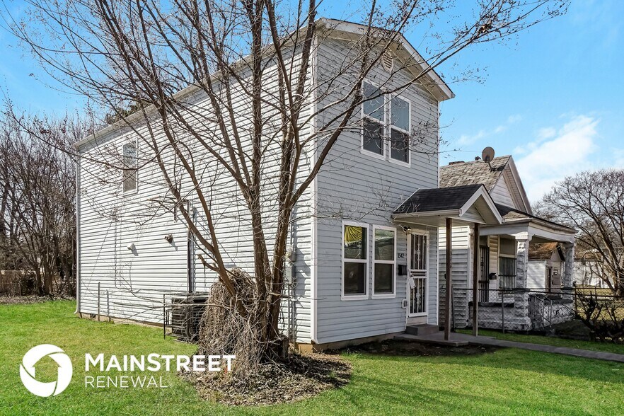 Building Photo - 1542 W Oak St