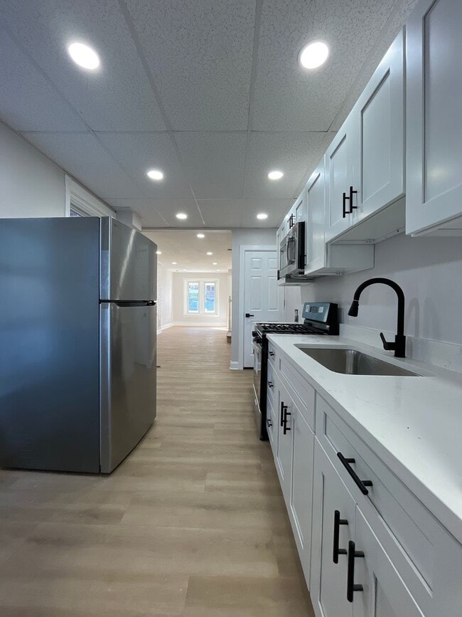 Building Photo - Completely renovated Allentown home offering the feel of brand-new construction