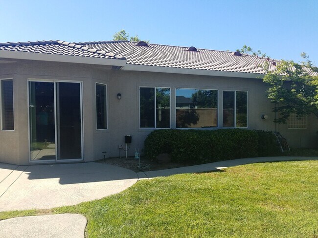 Building Photo - 1511 Eriswell Dr