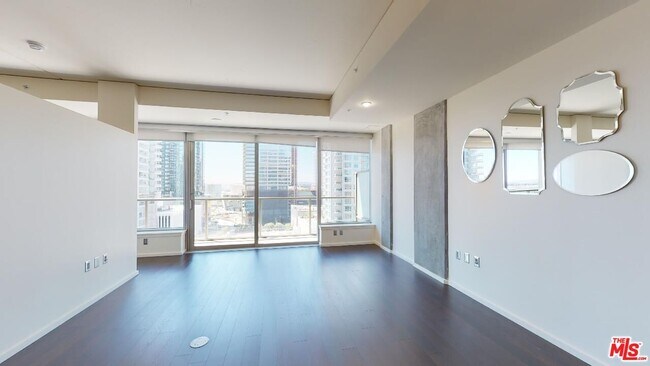 Building Photo - 1155 S Grand Ave