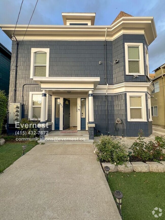 Building Photo - Introducing a charming 3-bedroom, 1-bathro...