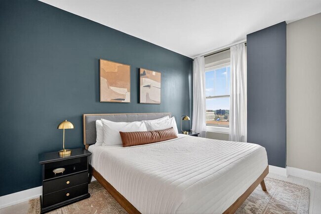 Building Photo - 400 Walnut St