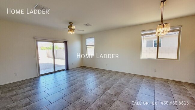 Building Photo - Welcome to your dream home in Casa Grande,...