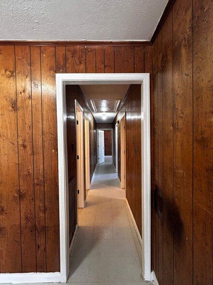 Building Photo - 1661 N Marque Ann Dr