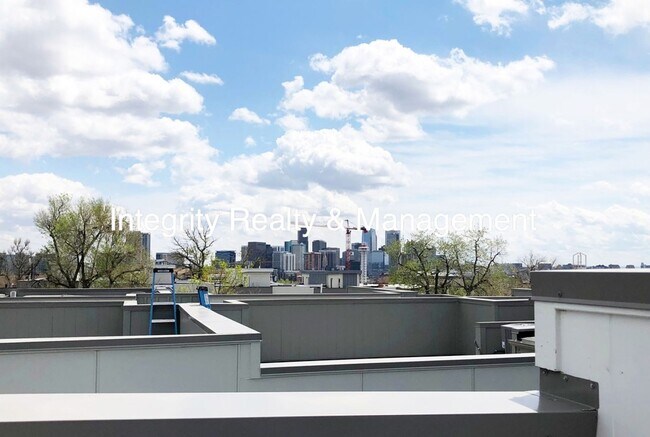 Building Photo - 2815 W 25th Ave