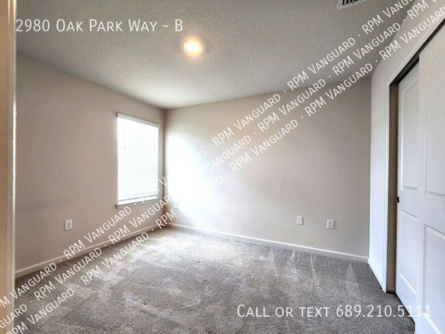Building Photo - 2980 Oak Park Way
