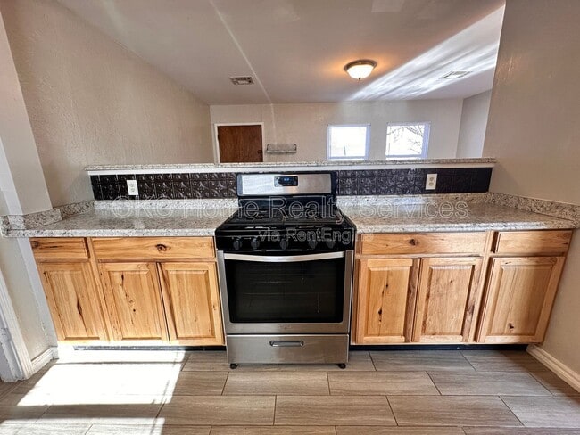 Building Photo - 312 Bolton Pl