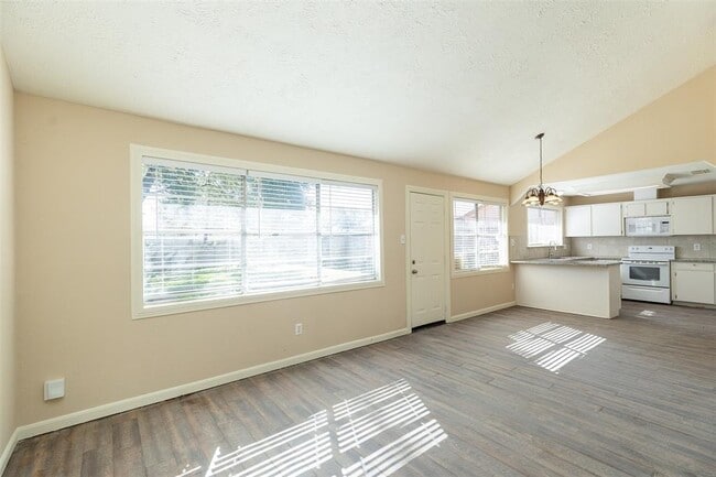 Building Photo - 7306 Thistleglen Cir