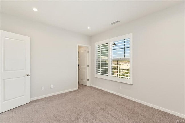 Building Photo - Newer Condo Best Location in Portola Springs