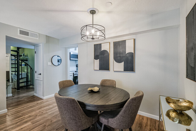 Building Photo - 2507 Montrose Blvd