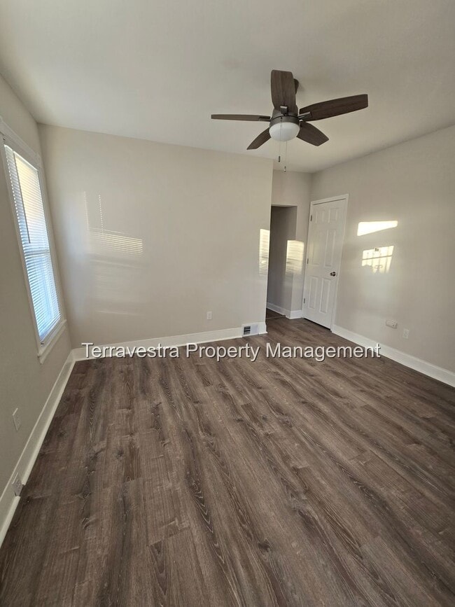 Building Photo - 321-323 South 5th Street