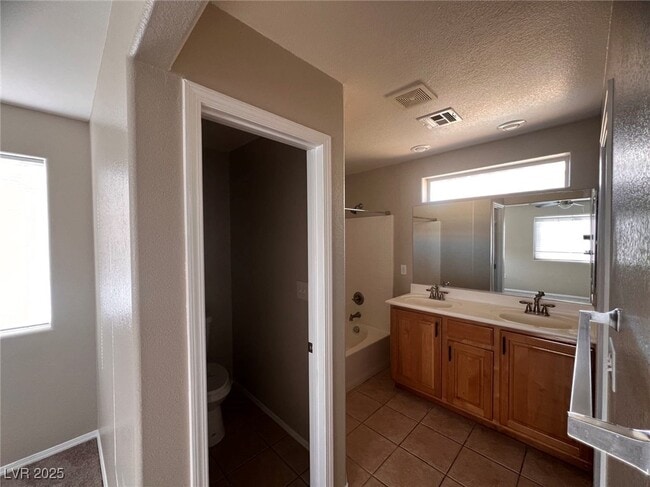Building Photo - 5760 Rose Tiara Dr