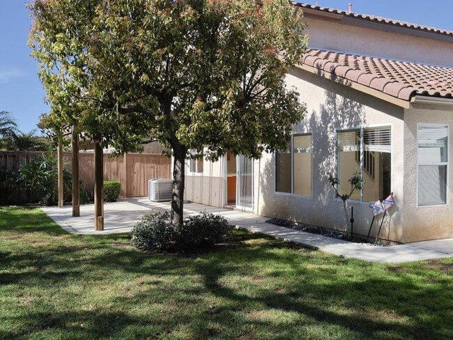 Building Photo - 3Bed/2.5Bath in Oceanside~ Ventana