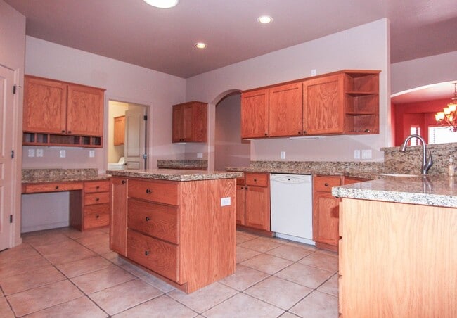 Building Photo - Willow Hills Home