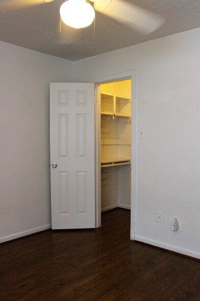 Building Photo - 3322 Augusta Dr