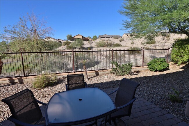 Building Photo - 2885 Esmerelda Dr