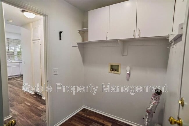 Building Photo - 27916 Brookhaven Pl