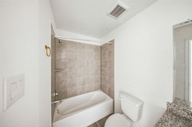 Building Photo - 16802 N Marie Vlg Dr