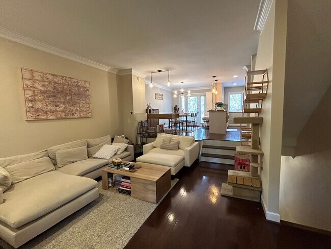 Building Photo - 1467 Monroe Dr NE