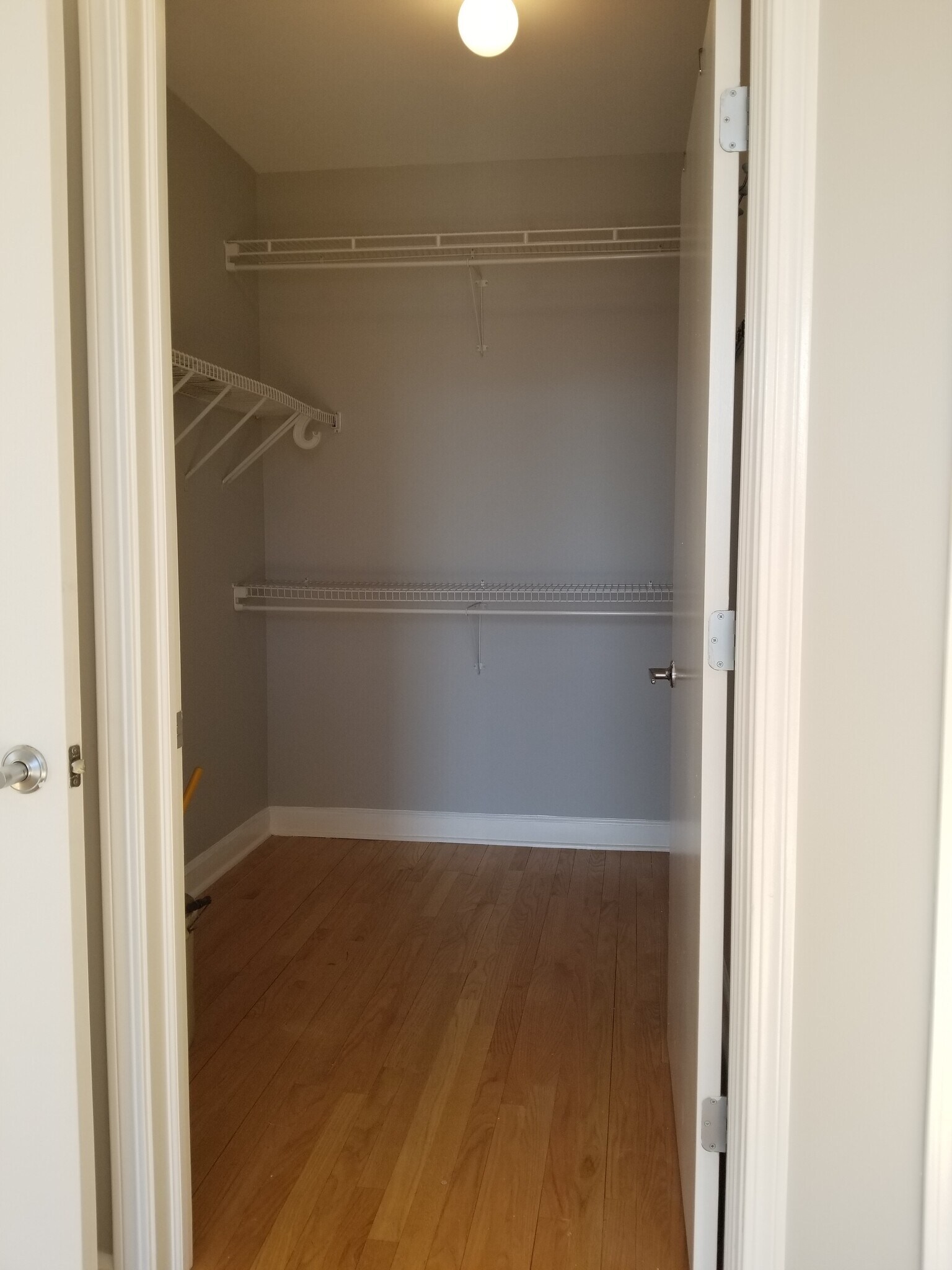 Building Photo - 645 N Kingsbury St