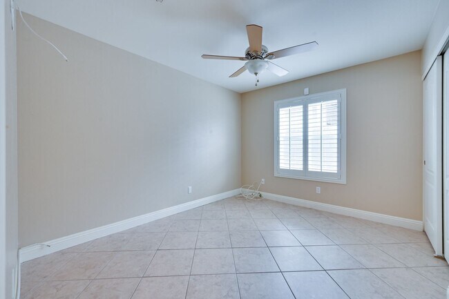Building Photo - 561 Pacer Terrace